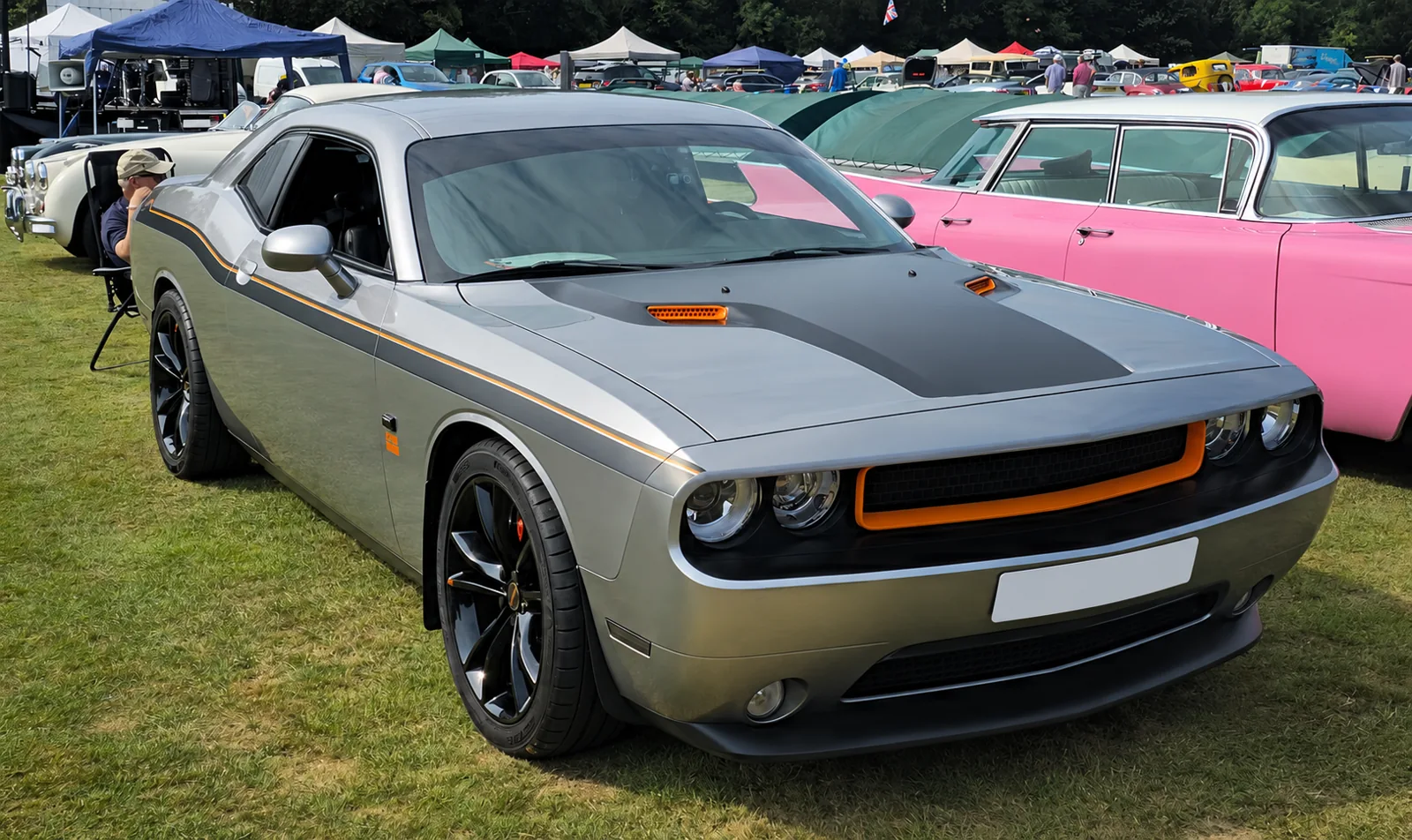Dodge Challenger — иллюстративное фото модели